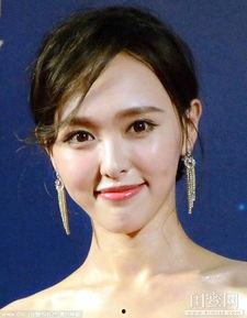 谎报年龄的明星